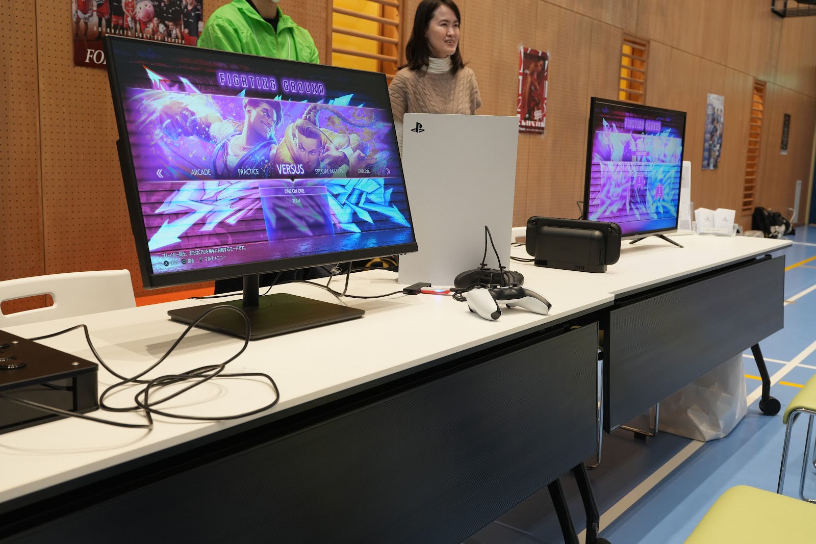 誰もがスムーズに移動できるよう広く確保されたブースエリア