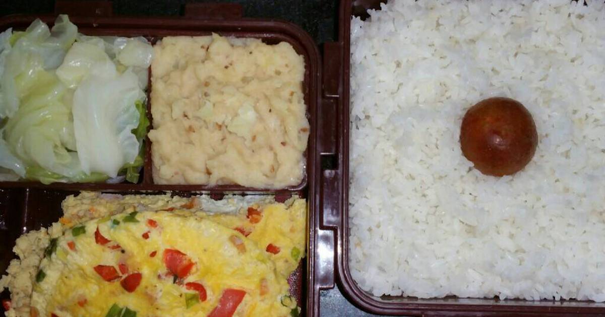 Bento trứng hấp,salad khoai tây trộn sốt mè