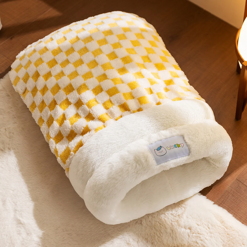 Semi-open pet bed with thermal filling for autumn and winter