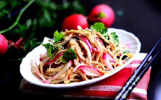 Gỏi Gà Củ Cải