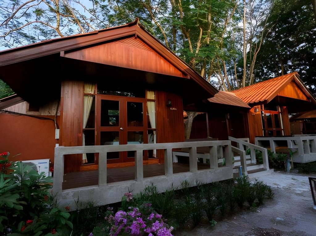 Villa Deluxe Bungalow Thumbnail 2