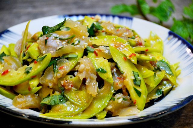 Gỏi Cóc Xanh Gân Bò