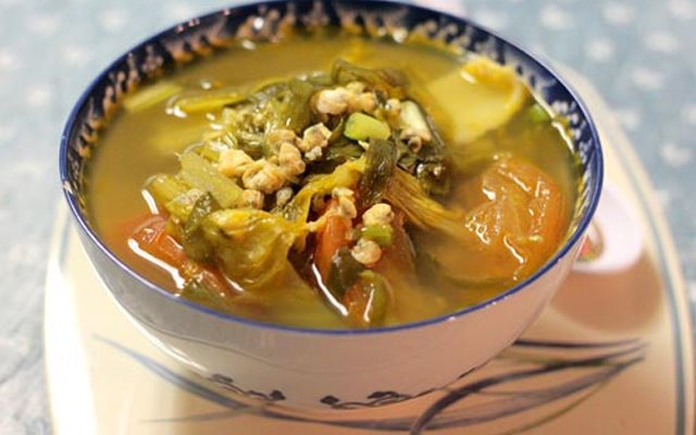 Canh Hến Nấu Dưa Cải Chua