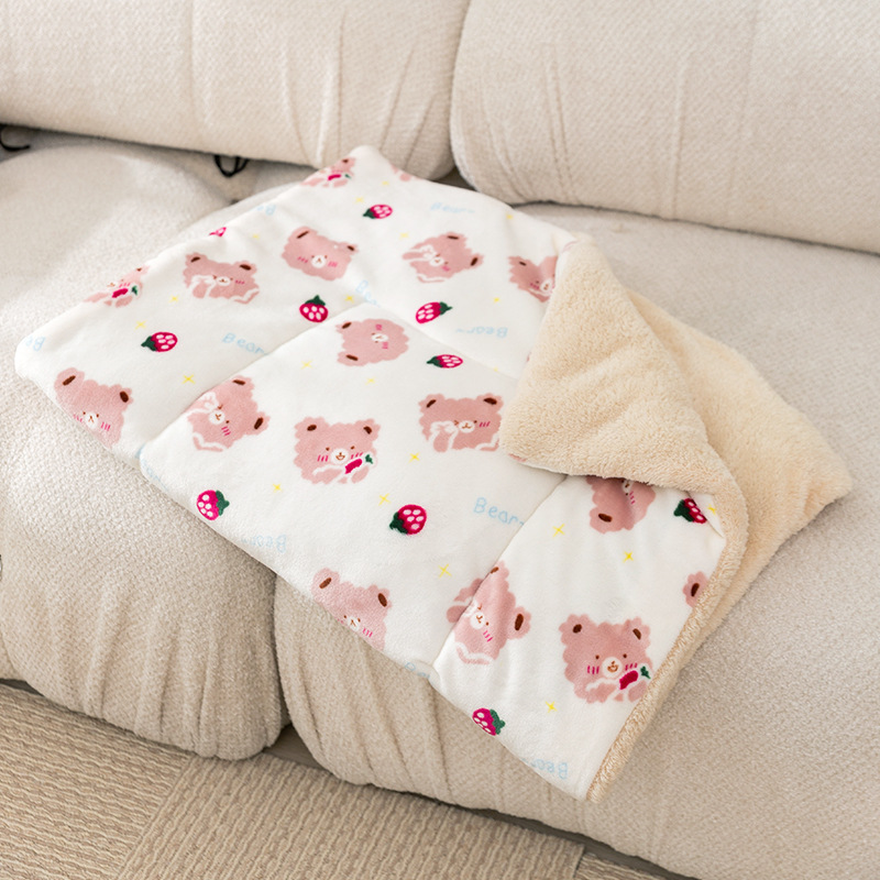 Flannel Pet Blanket with Cartoon Designs