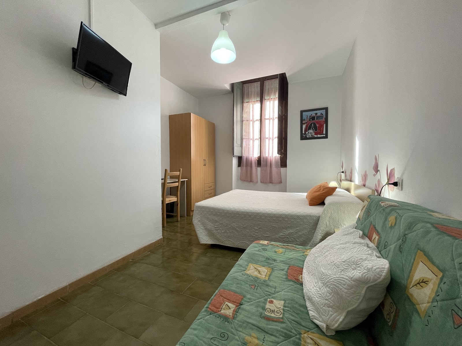 Habitació triple Pensió Borràs Girona