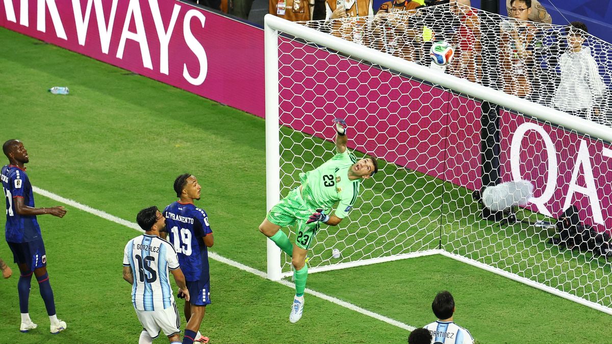 Giây phút thót tim của CĐV Argentina - Tạp chí Tri thức