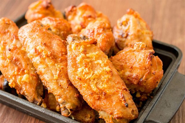 Cánh Gà Nướng Tỏi Bơ