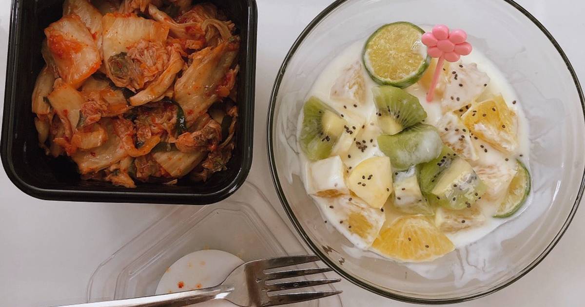 Buổi sáng healthy với sữa chua trái cây hạt chia + kim chi