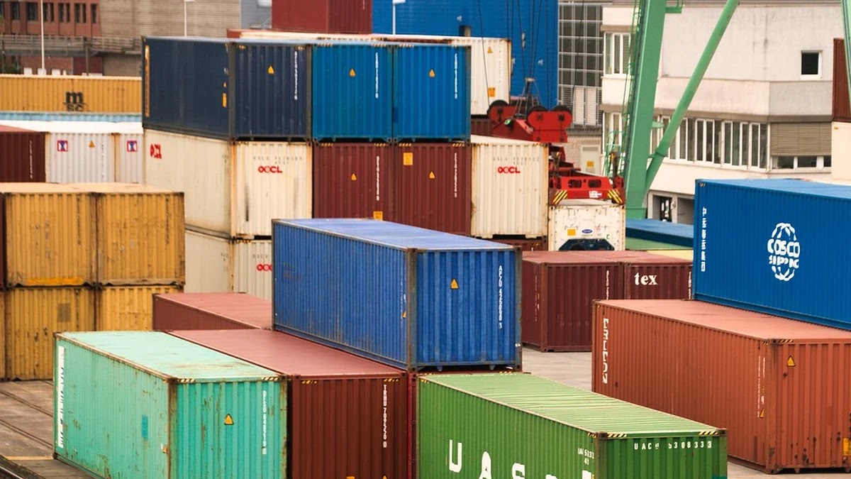 나스닥 ETF 투자 시 세금과 환헤지 옵션 선택 가이드