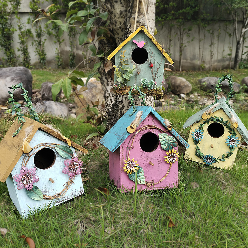 Birdhouse made of pine wood for wall mounting