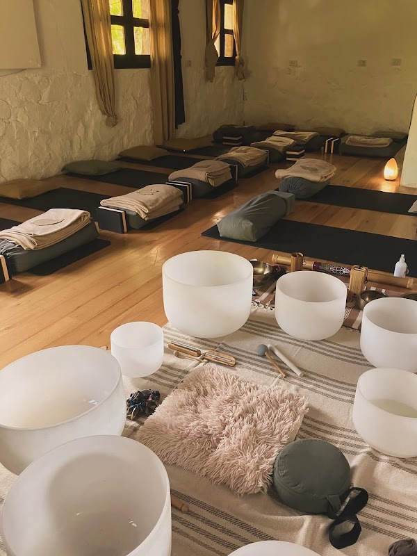Pausa Yin Yoga y Cuencos