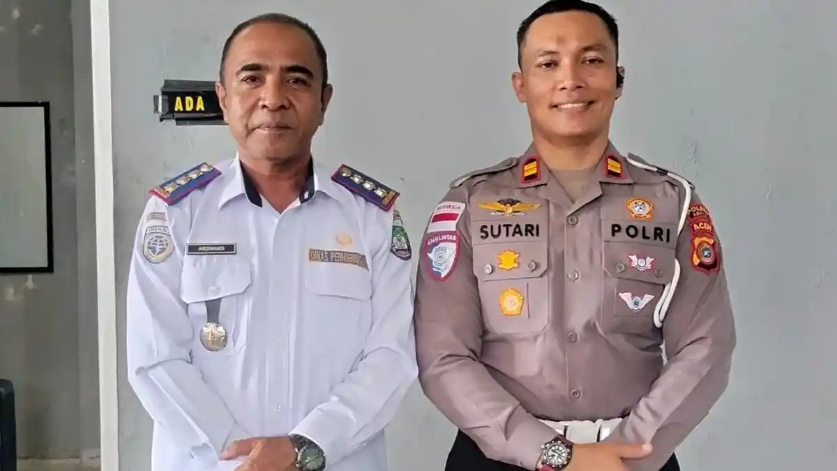 Pelajar mengikuti pawai budaya dalam rangka memeriahkan HUT ke-81 RI di Kabupaten Aceh Barat Daya.