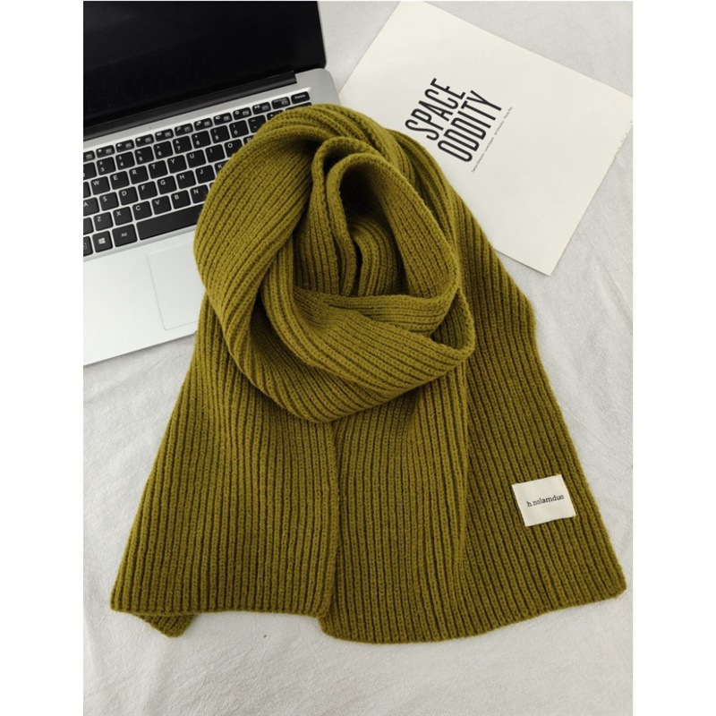 Warm knitted scarf for women, versatile and stylish