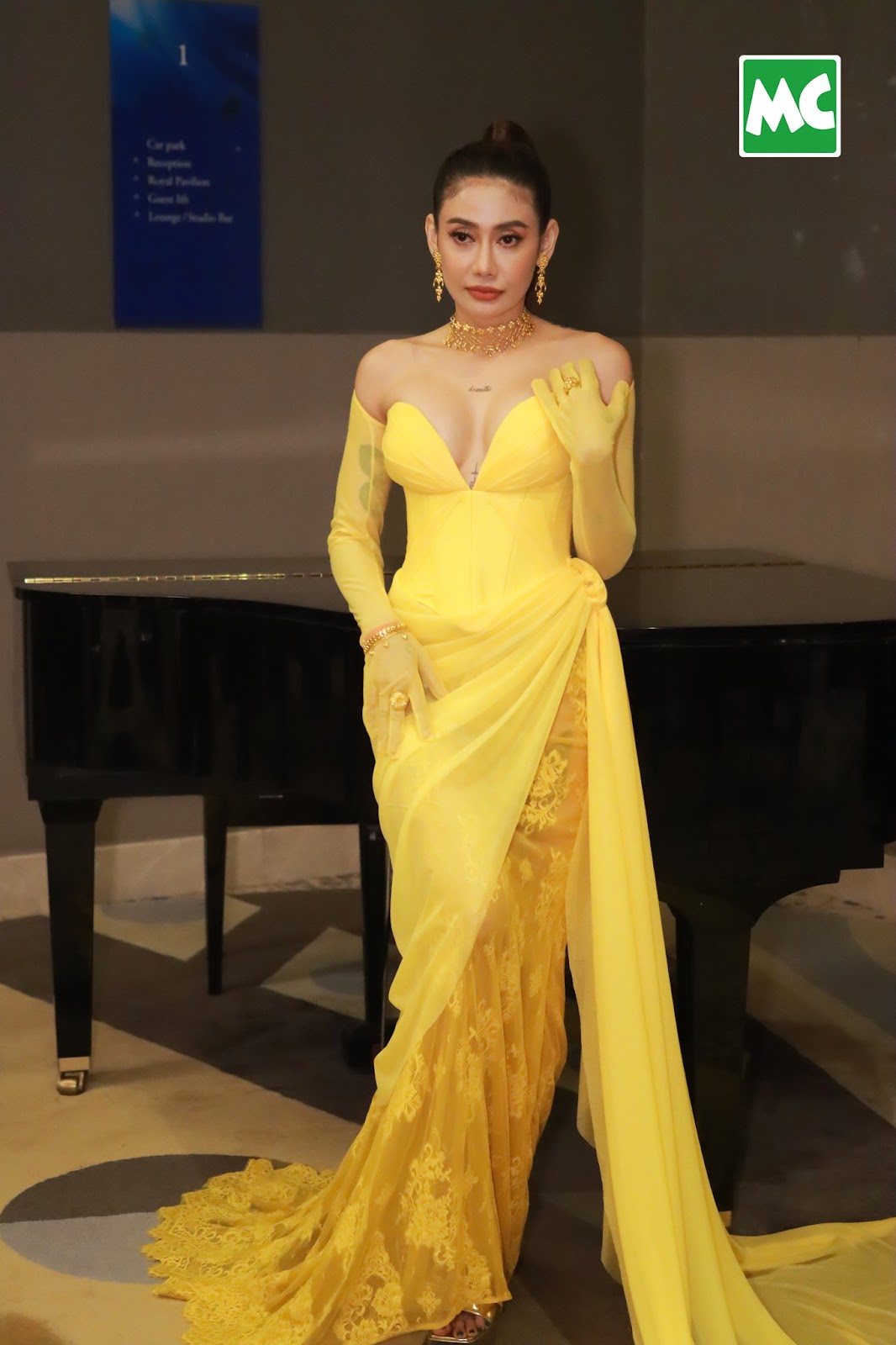 သင်ဇာဝင့်ကျော် - Thinzar Wint Kyaw - Sexy Model and Actress