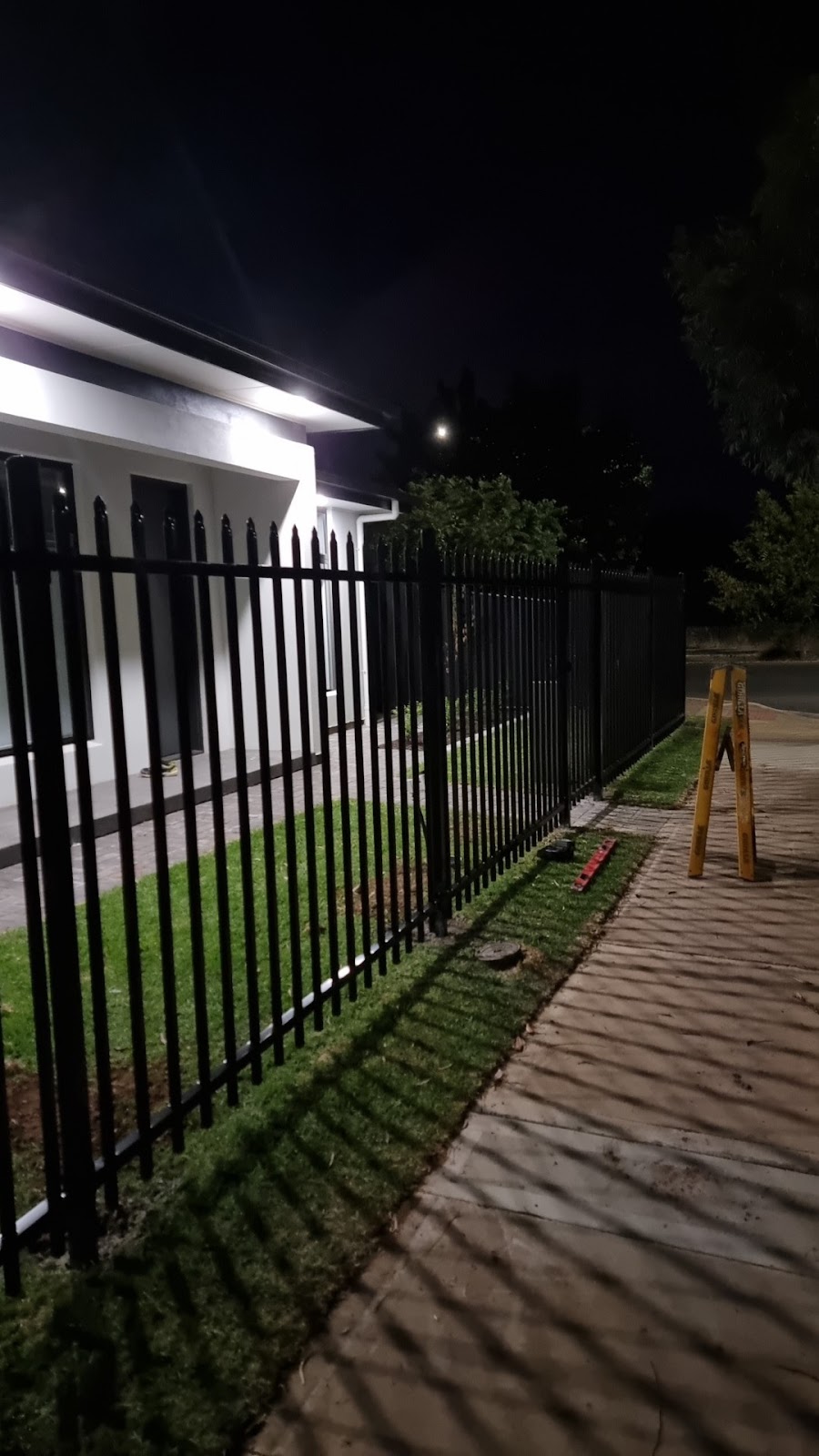 Aluminium tubular fencing