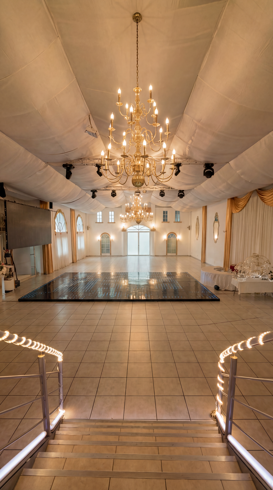 Decoración elegante para boda en salón de fiestas Chalco