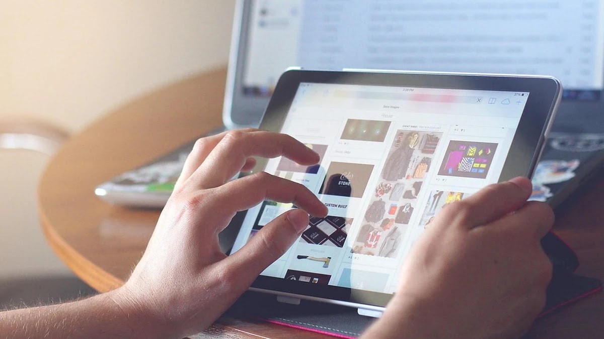 아이패드와 갤럭시탭 디스플레이 기술과 활용 차이