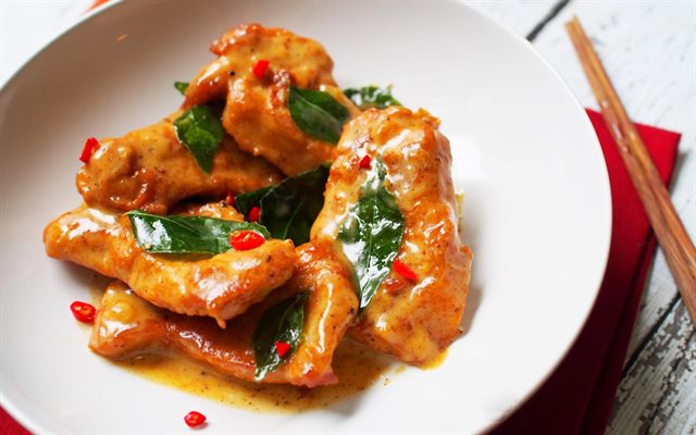 Sườn Cốt Lết Chiên Trộn Sốt