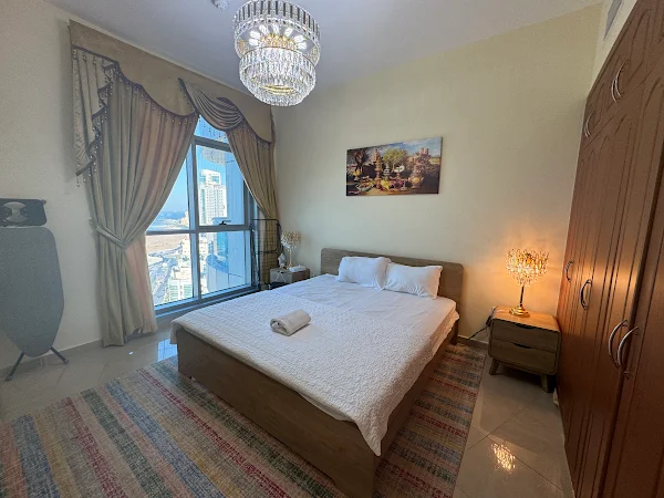 Luxury Seaside Apartment: Sea Views, Pool, Sauna, Jacuzzi, Gym thumbnail 1