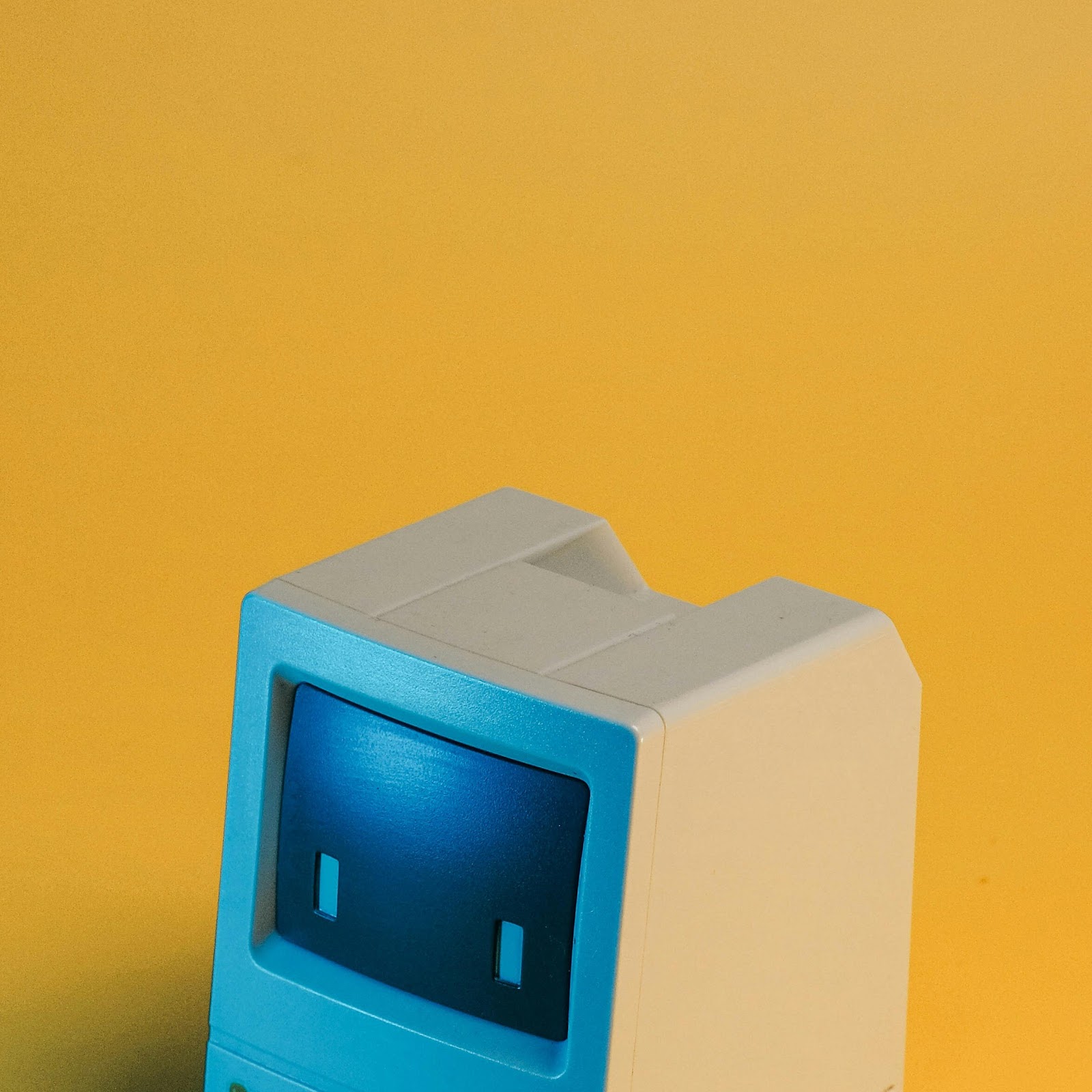 Download Apple Macintosh Classic 4K iPhone