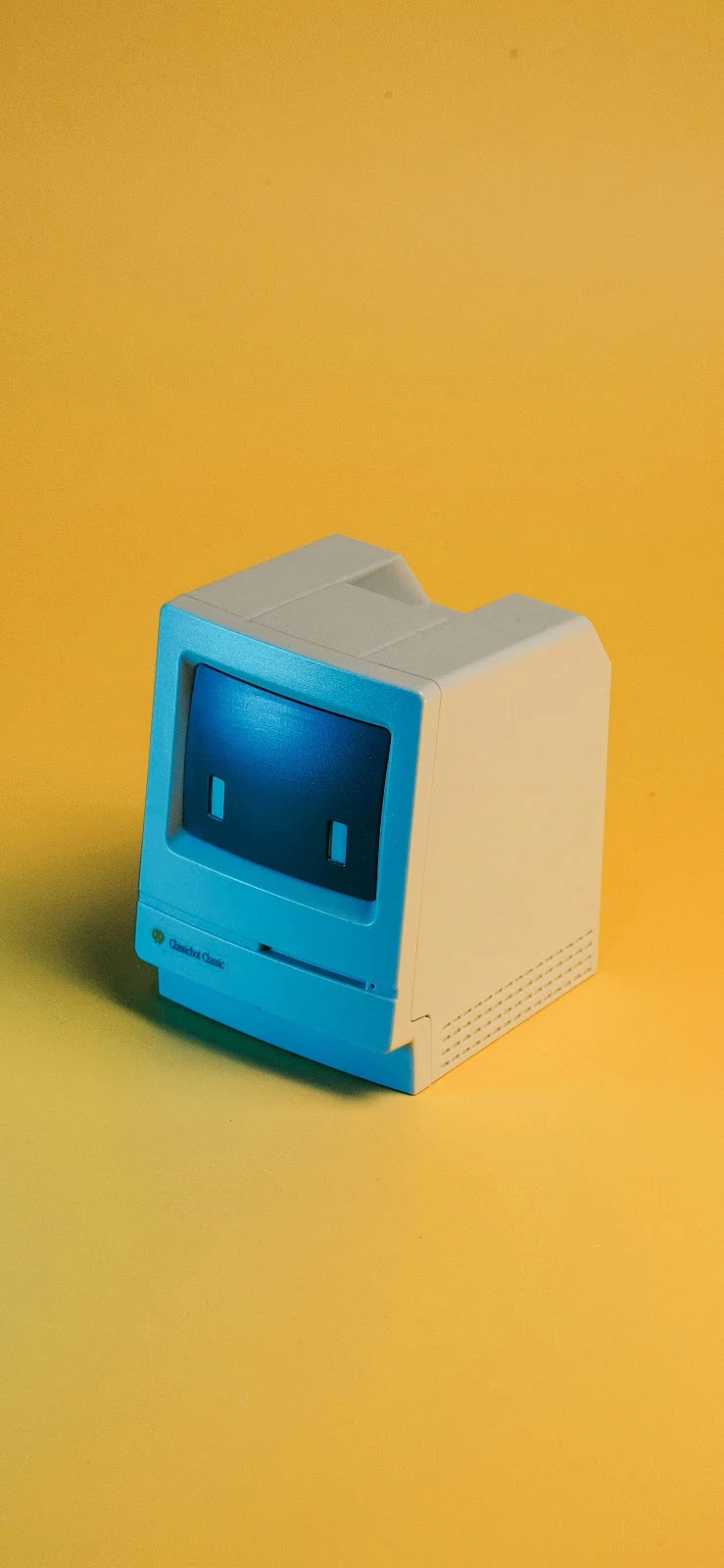 Apple Macintosh Classic - Retro Product Photography 4K iPhone Wallpaper (2769x5999)