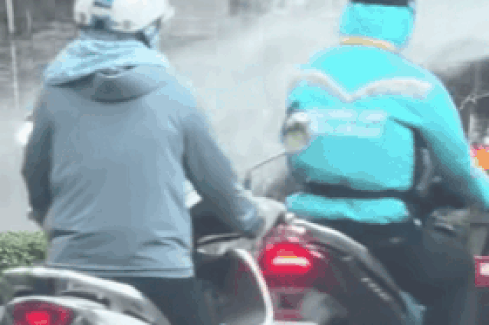 Đang ngủ trưa, người đàn ông chợt bừng tỉnh, xem clip ai nấy cũng phì cười - Tạp chí SaoStar