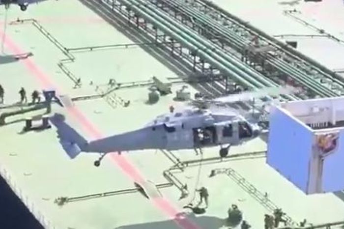 Video lực lượng Mỹ chặn một tàu chở dầu từ Iran - Báo Tin Tức TTXVN