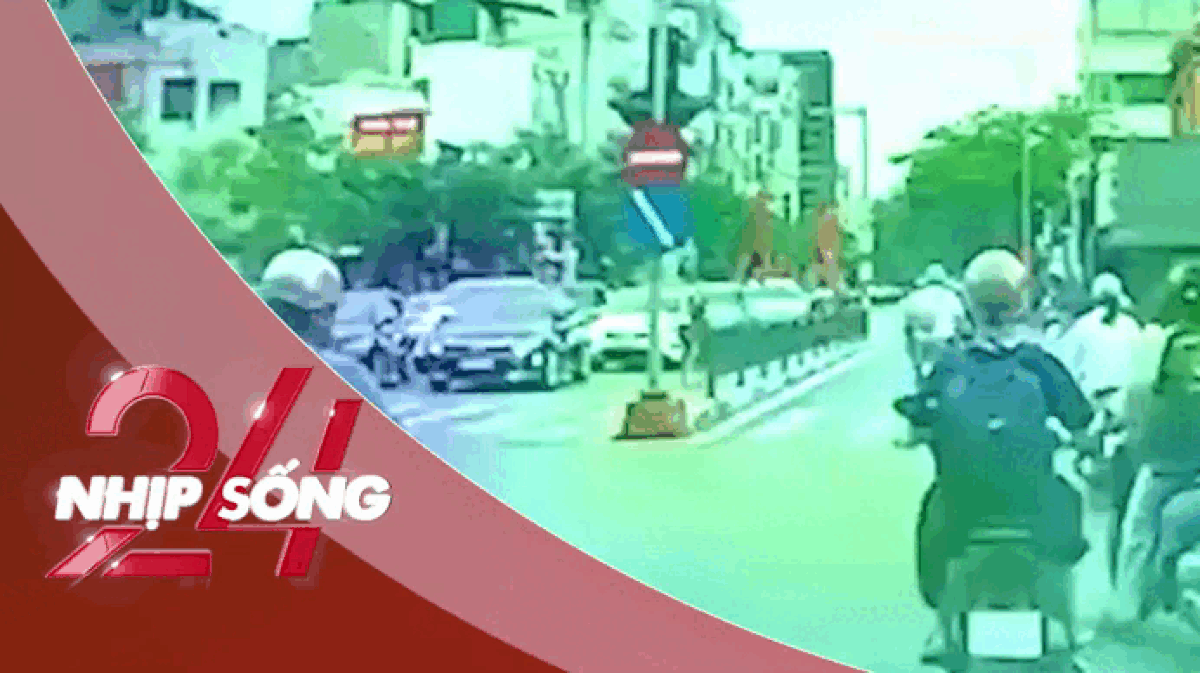 NHỊP SỐNG 24: Cô gái tạt đầu loạt xe máy gây tai nạn liên hoàn ở Hà Nội rồi bỏ chạy - Báo Tiền Phong