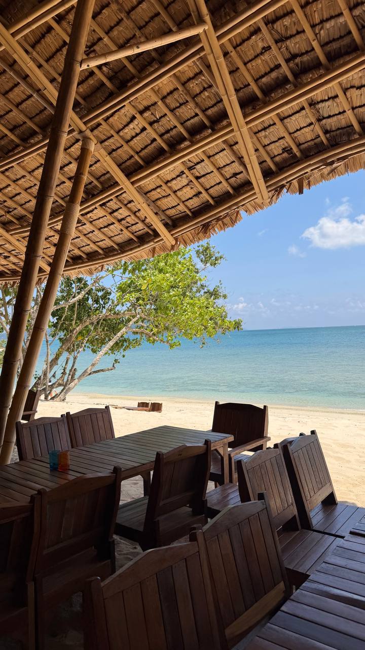 PHI PHI PREMIUM: PRIVATE BEACH. BEACH CLUB. SUNSET PARTY