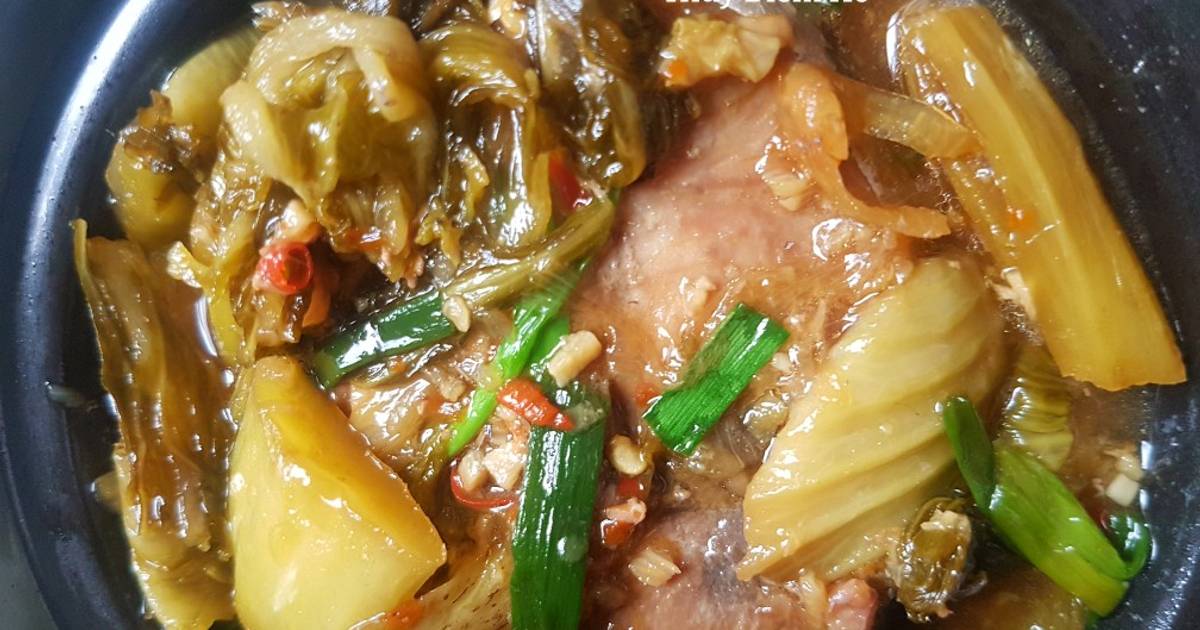 Cá ngừ kho cải chua