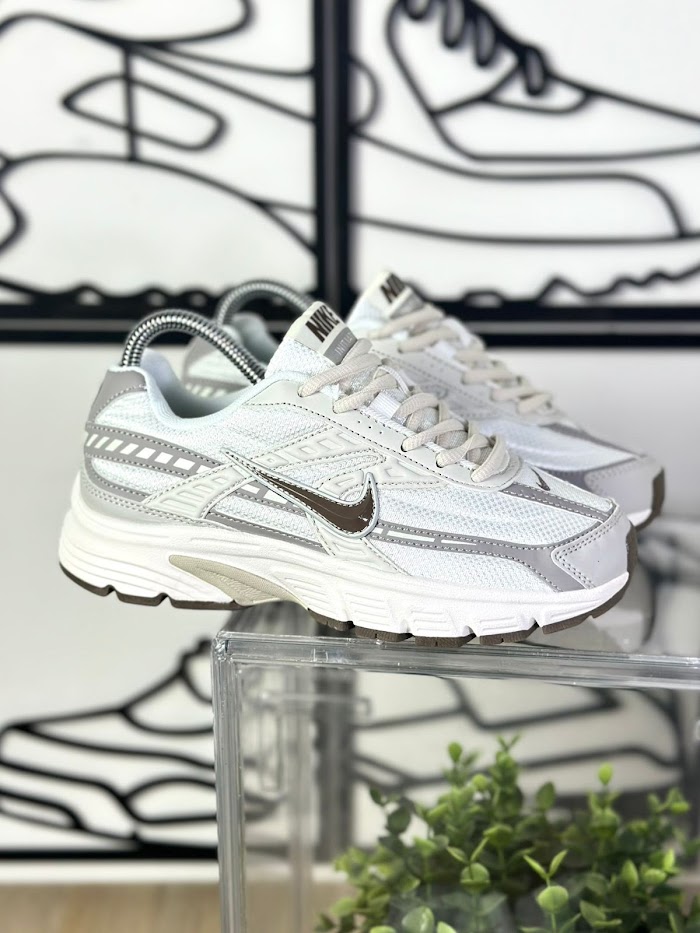Nike V2K Run Blanco Café