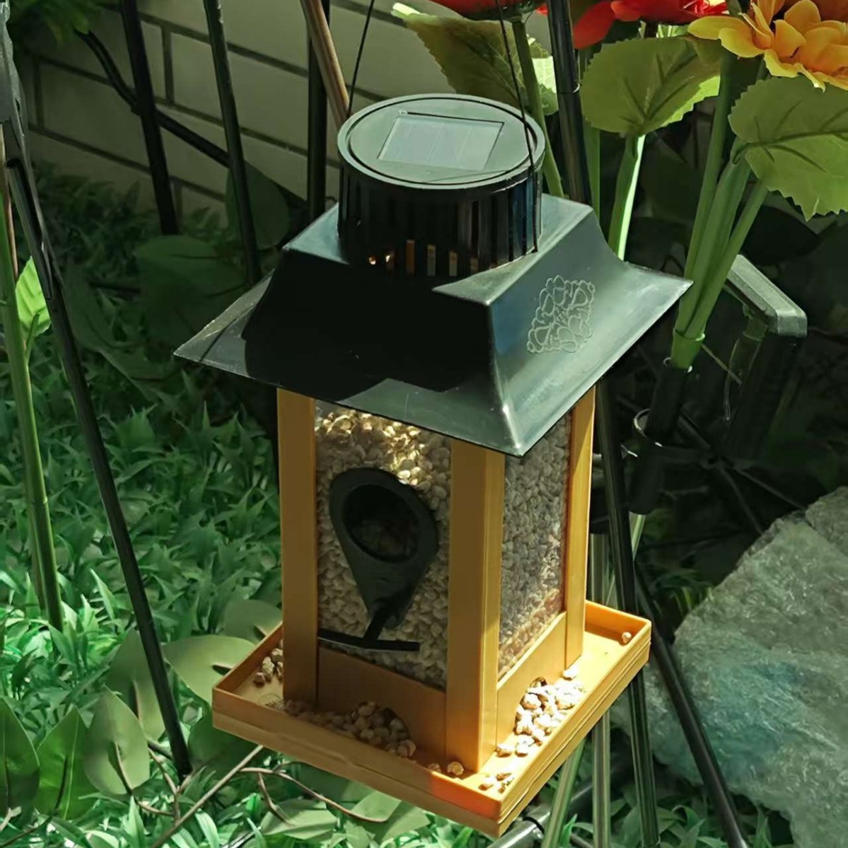 Solar-Vogelhaus mit LED-Beleuchtung und automatischer Fütterung