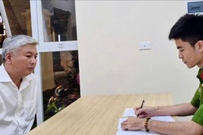 Hà Nội: Tạm giữ đối tượng hành hung tài xế sau va chạm trên cầu vượt Trần Duy Hưng - Báo Hà Nội Mới