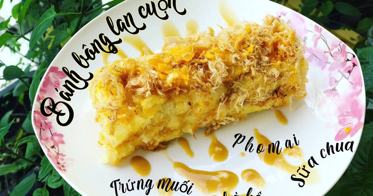 Bánh bông lan cuộn trứng muối chà bông phomai sữa chua