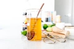 Vậy là hoàn thành rồi. Nước chấm chanh tỏi ớt chua ngọt đơn giản, dễ làm lại dễ ăn, kết hợp được với hầu hết các món ăn gia đình từ chiên xào đến hấp luộc, tạo nên những bữa cơm tròn vị thơm ngon.