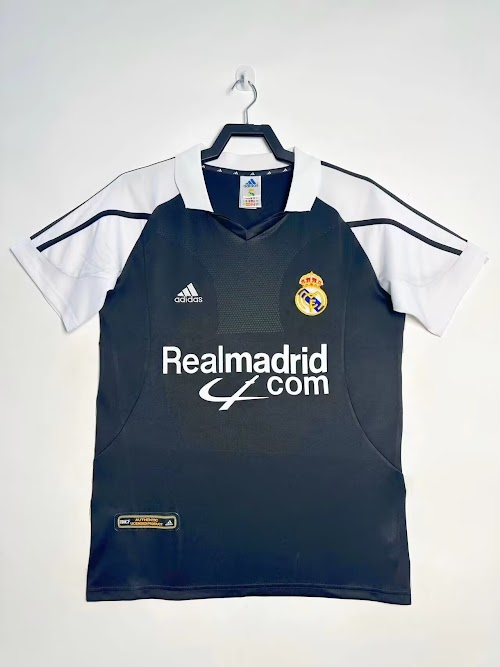 Equipación visitante del Real Madrid 2001-02.jpeg