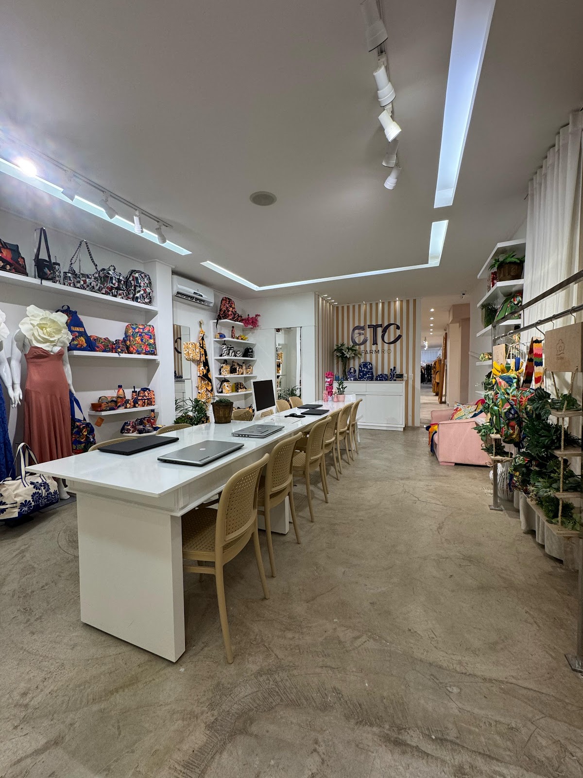 Espaço ETC no showroom Low Profile + Dreams