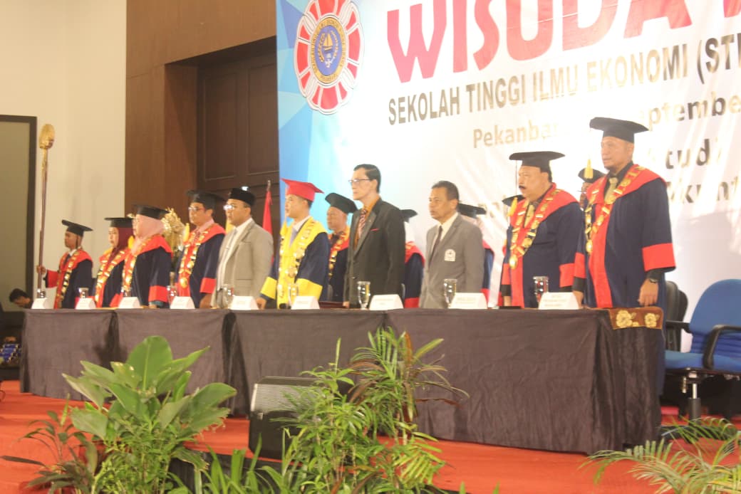 Wisuda & Prestasi STIE Purna Graha