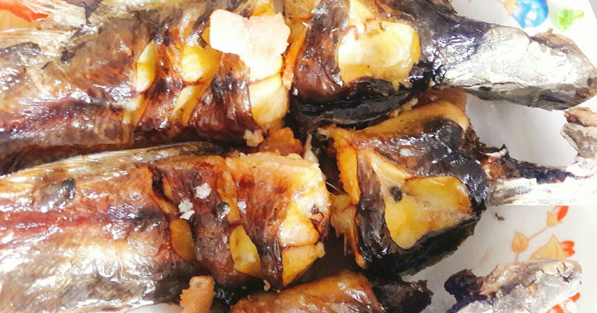 Cá trê vàng nướng dầm nước mắm gừng