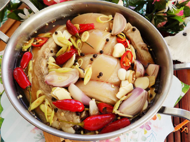 Thịt Heo Ngâm Nước Mắm Đậm Đà