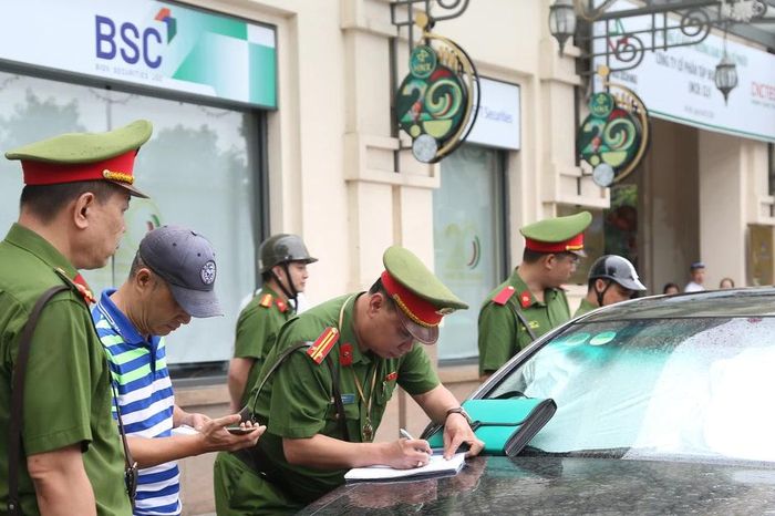 Phường Cửa Nam quyết liệt xử lý các 'điểm nghẽn' trật tự đô thị - Báo Giáo Dục &amp; Thời Đại