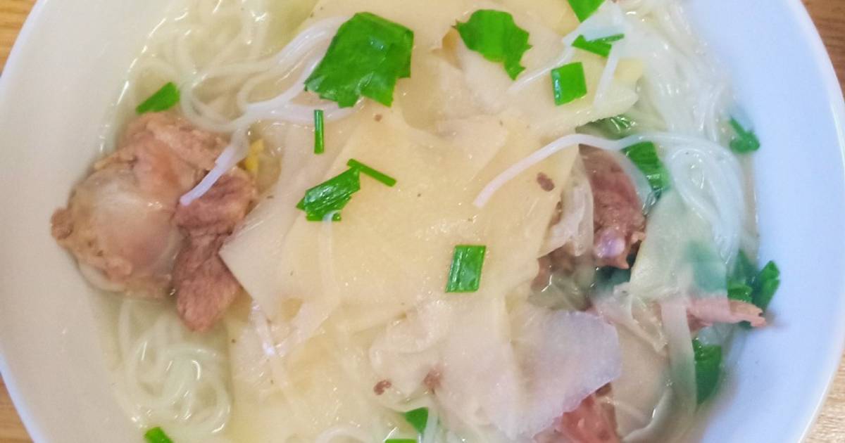 Bún ngan nấu măng