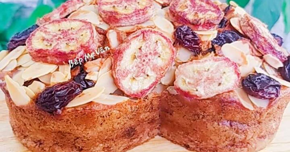 Bánh chuối nướng nho khô và hạnh nhân