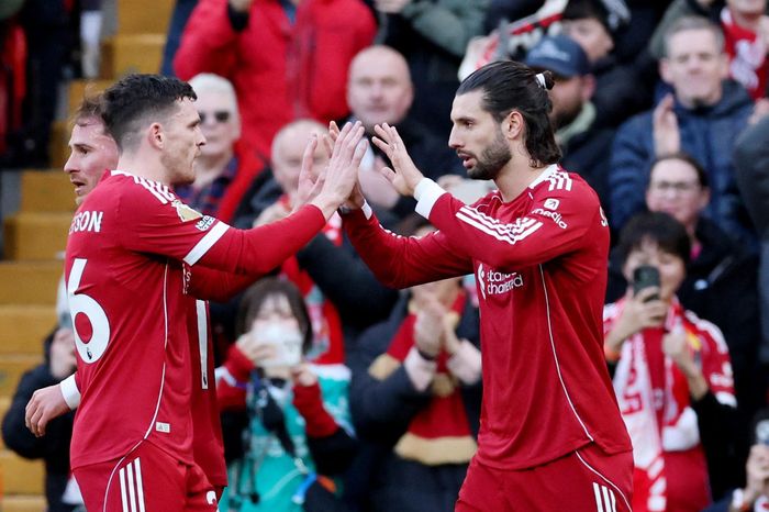 Bến đỗ mới của Andy Robertson - Tạp chí Tri thức
