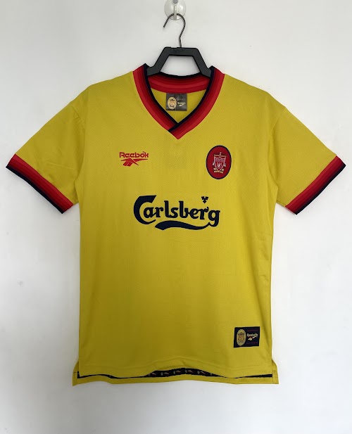 Tercera equipación amarilla del Liverpool 1998-99.jpeg