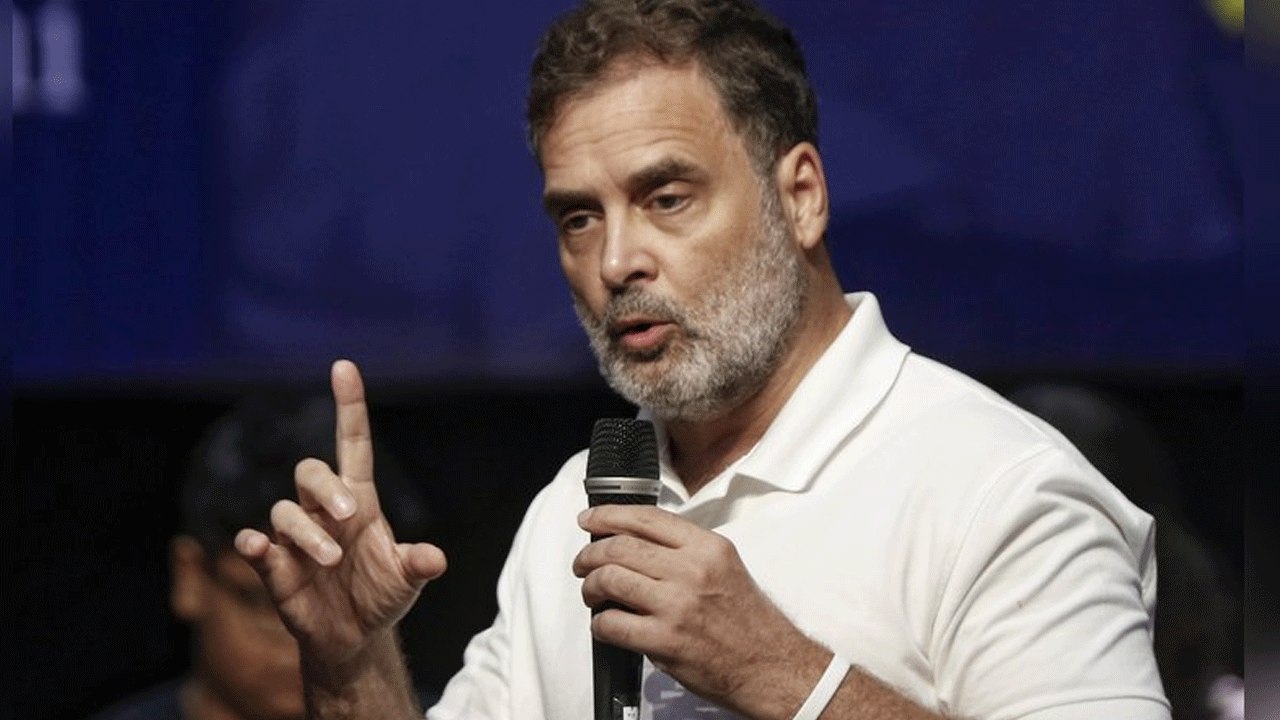 Rahul Gandhi Tells Traders: Get Modi to Sack CEC Kumar