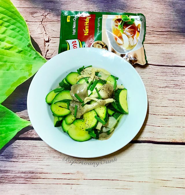 Bí Ngòi Xào Nấm Bào Ngư
