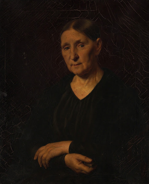 Portrait De Femme Bras CroiséS