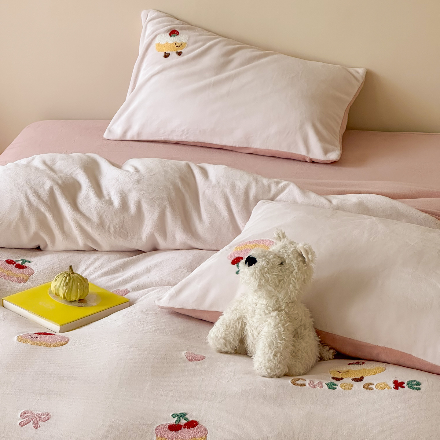 Winterbettgarnitur aus Milchfleece mit Cartoon-Motiv