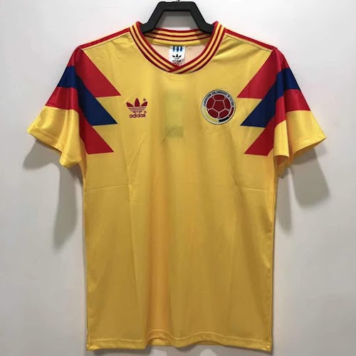 Equipación local de Colombia de 1990.jpeg